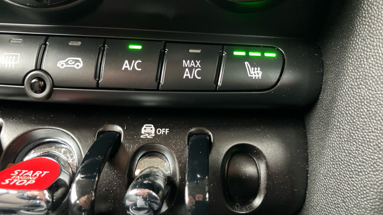 MINI Hatchback 1.5 Cooper Classic 3dr Petrol Hatchback